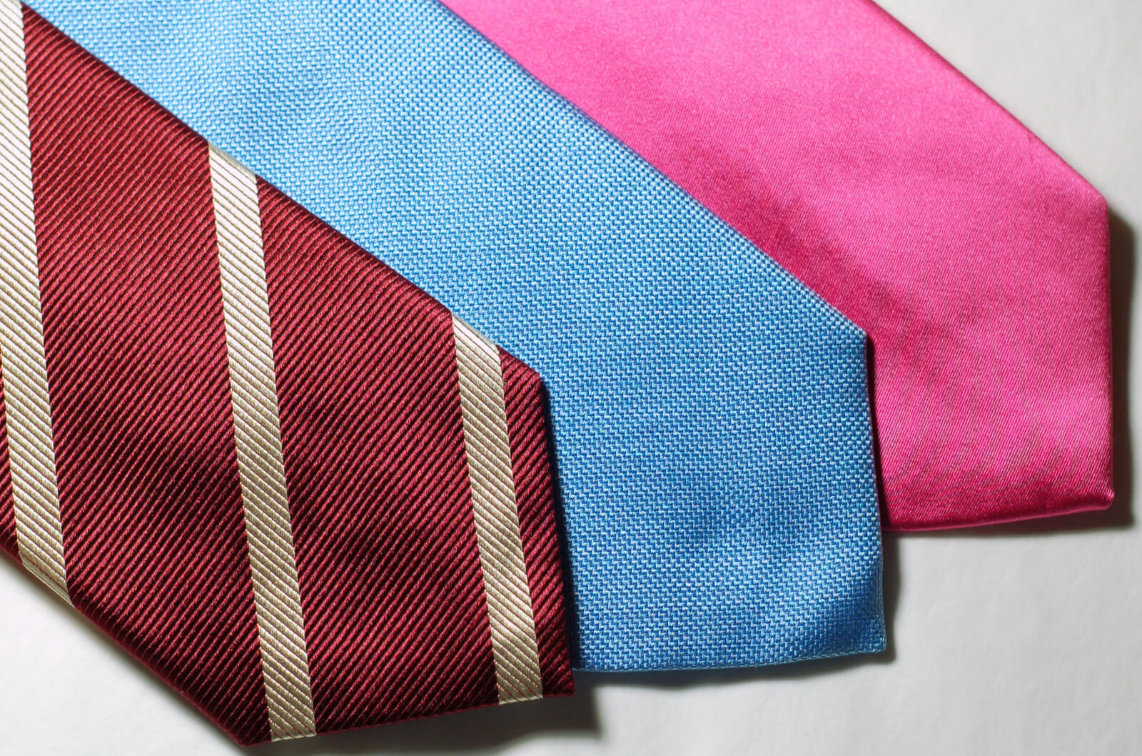 verschillende ontwerpen van stropdassen